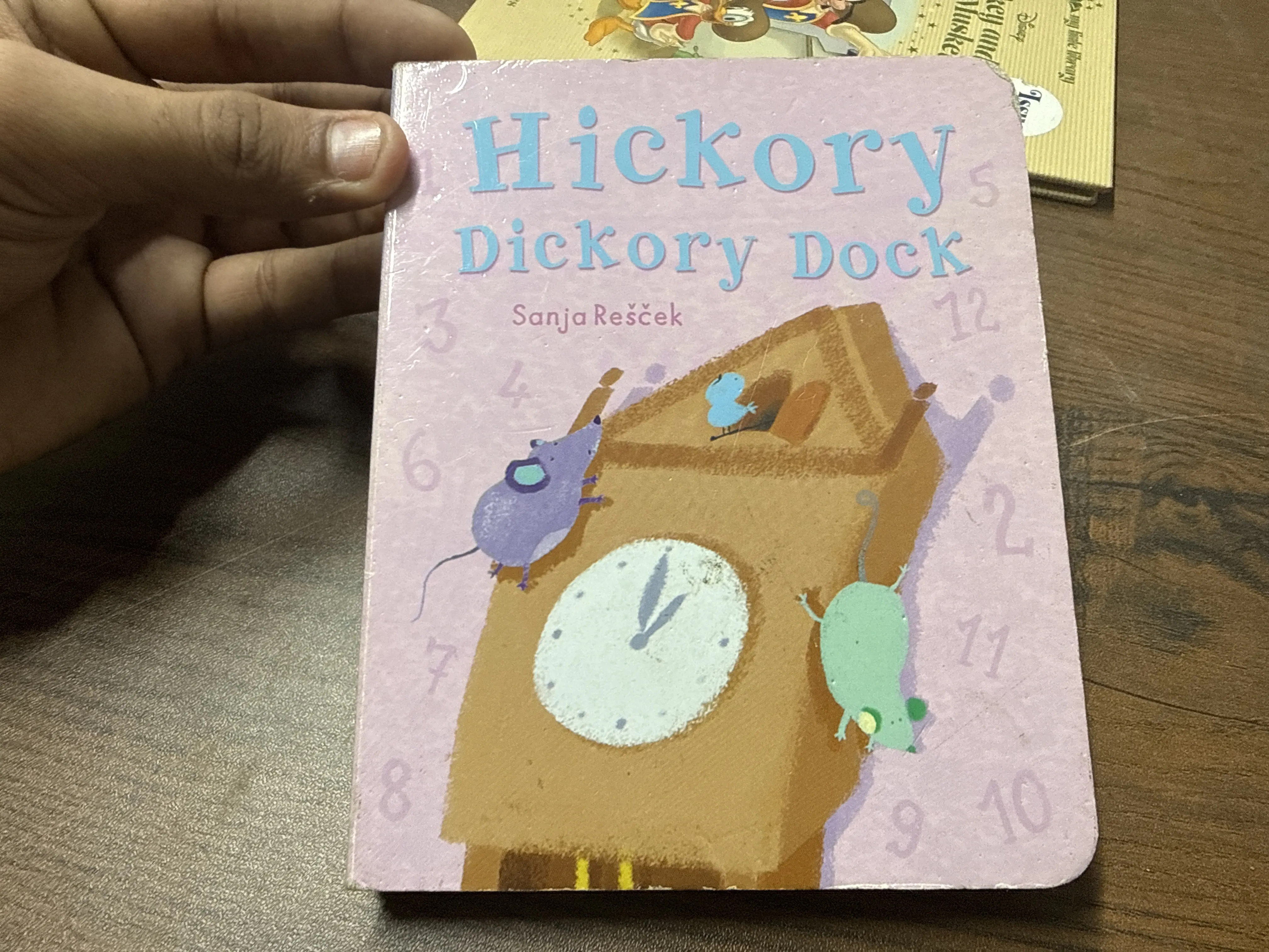 Hickory Dickory Dock boardbook