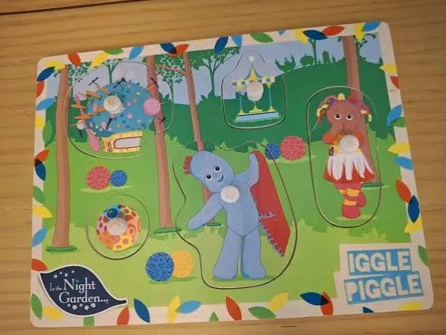 Upsy Daisy Wooden Peg Puzzle (In the Night Garden)